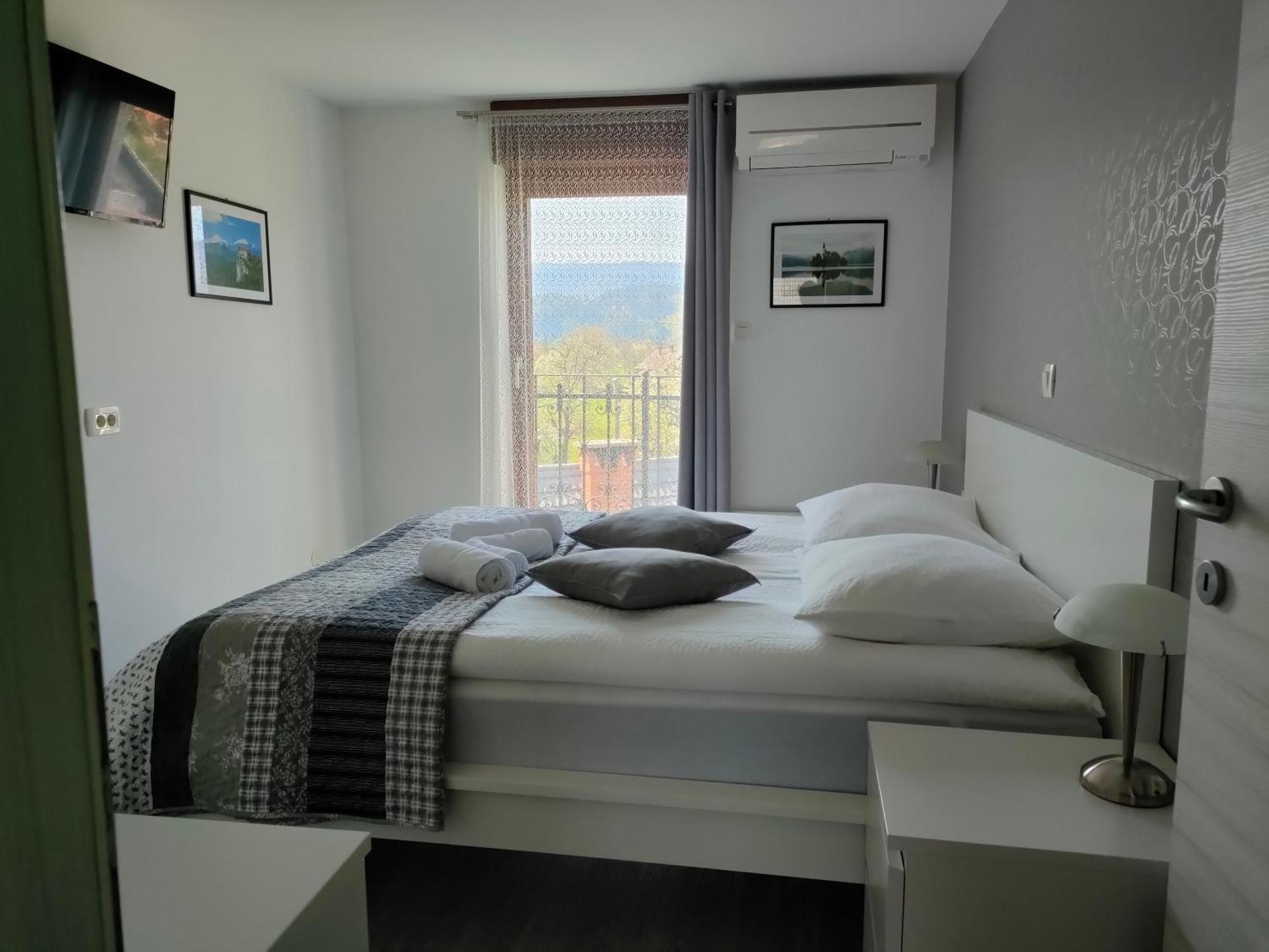 Apartments & Rooms Aleksandra Bled Bagian luar foto